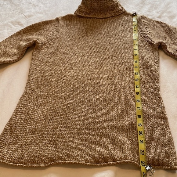 GAP Women’s Med Wool & Cotton Blend Beige & Cream Chunky Turtleneck Sweater - Picture 4 of 7